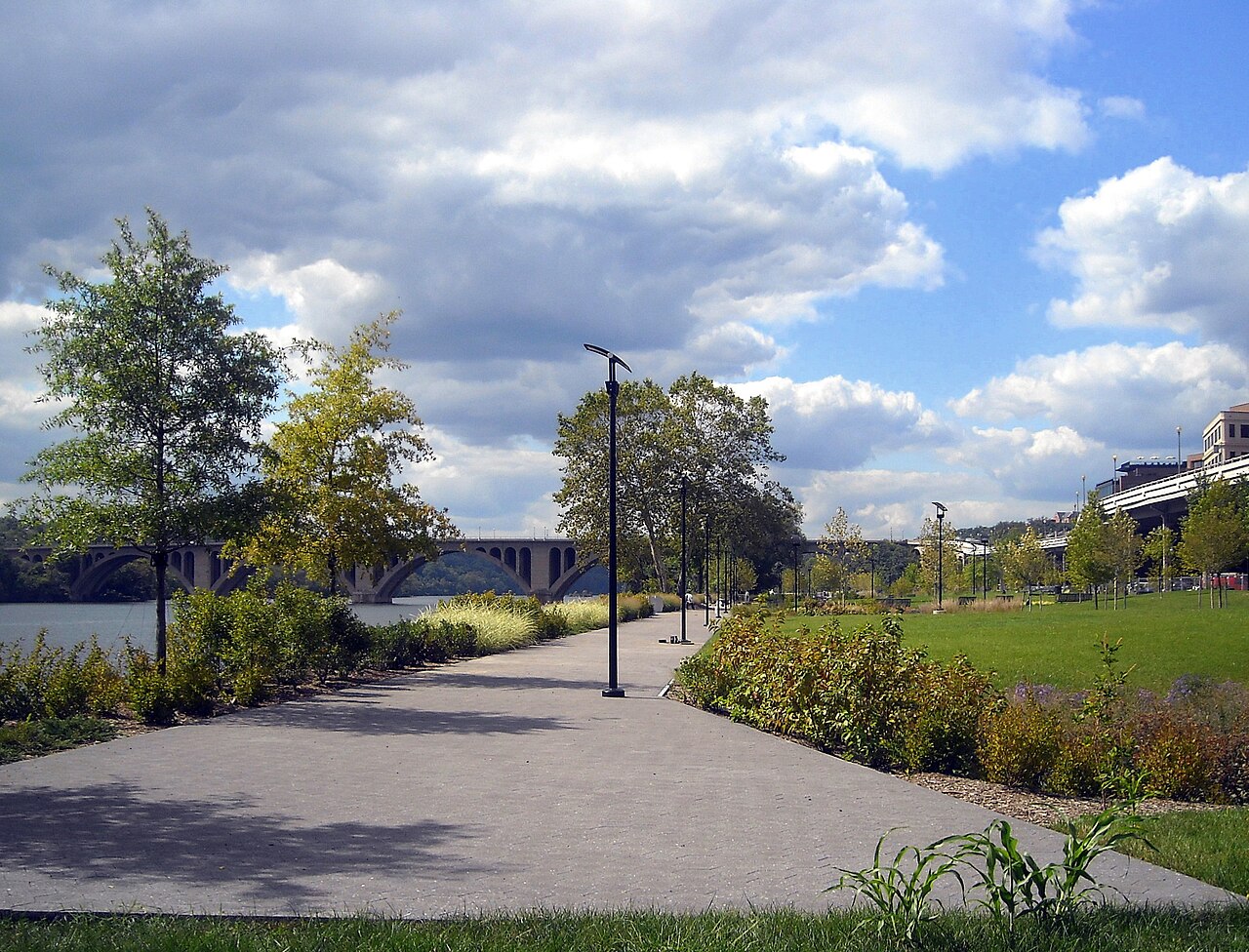 Georgetown Waterfront Park along the Potomac River, a relaxing place to hang out in Washington DC